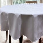 Stolnjak Ovalni 160x220cm White Romboid