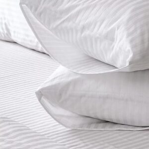 Posteljina Saten pruga BELA 200x220cm