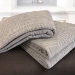 Frotirni prekrivač Winter 400g/m2 200x240cm Siva boja