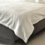 Ćebe 200x200cm Dva lica A11 Bela boja