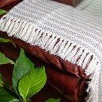 Fleker-prekrivač garnitura Terracotta (trosed-dvosed-fotelja) Siva/bela boja